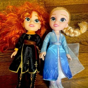 Elsa and Anna dolls from broadway show